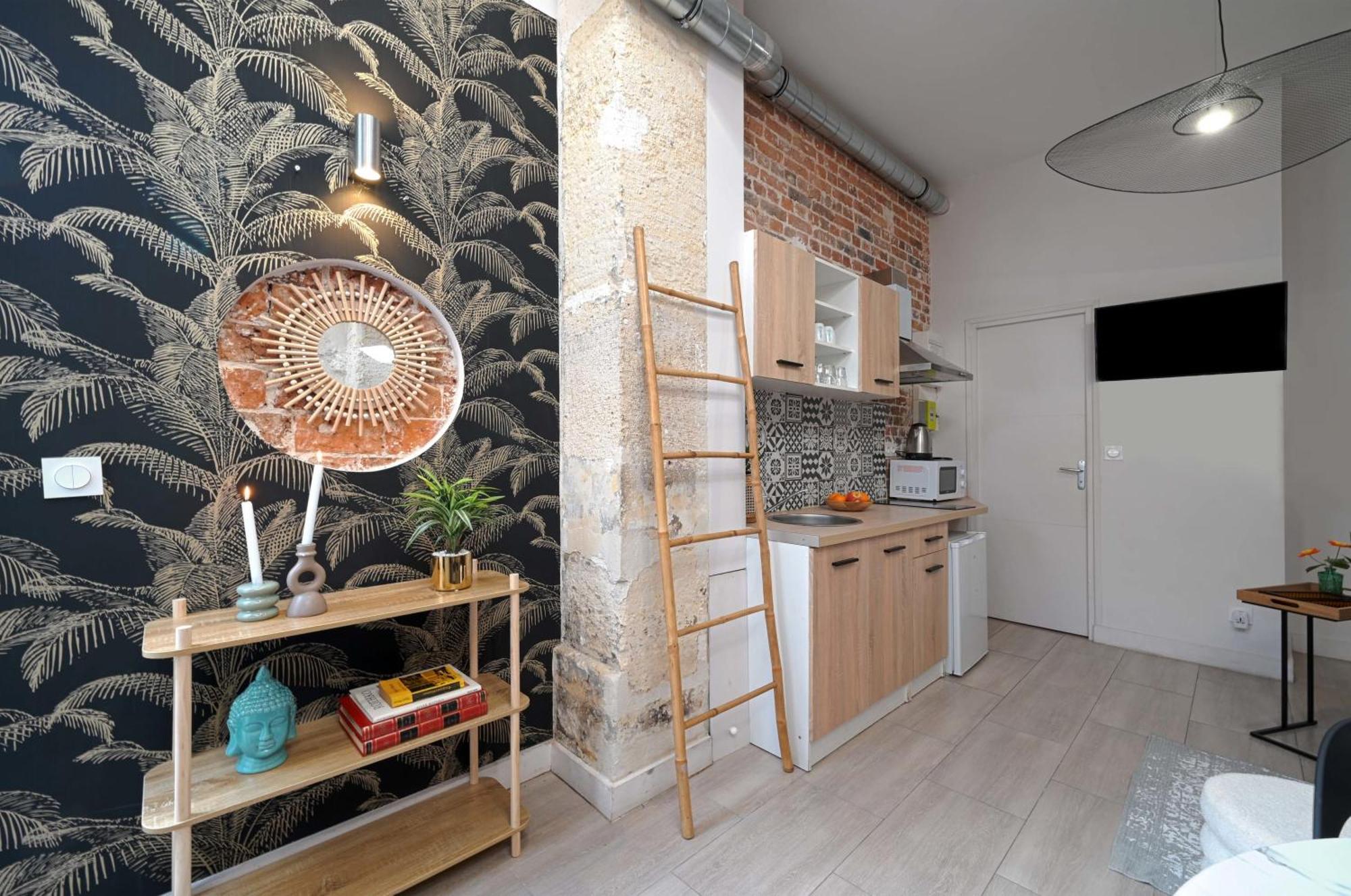 2 Bed Modern Fully Furnish Flat,Close To Buttes Chaumon Park Apartment Paris Exterior photo