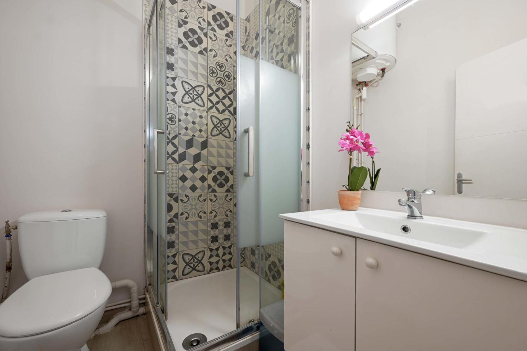 2 Bed Modern Fully Furnish Flat,Close To Buttes Chaumon Park Apartment Paris Exterior photo